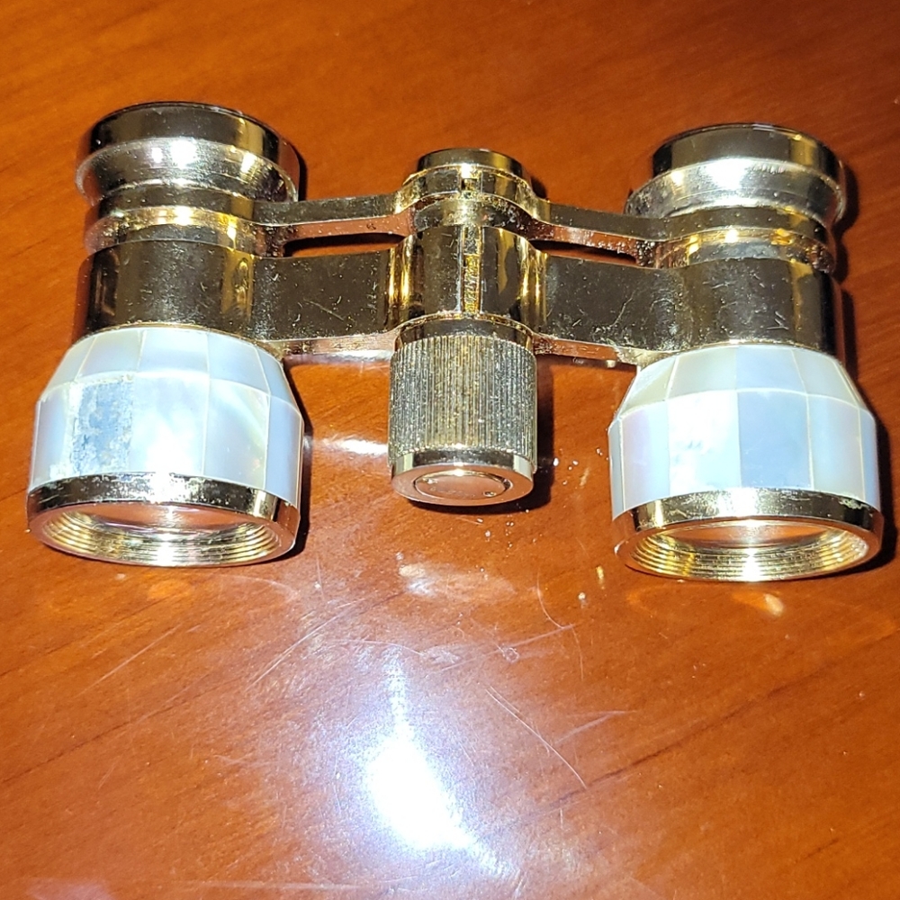 Carton opera glasses